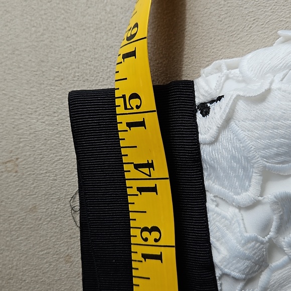 Beautiful Milly white/black lace skirt - Picture 8 of 9